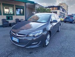 Grigio Usata 2015 Opel Astra Cosmo Station wagon | 6200 € (Buon prezzo)