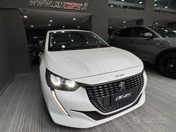 Bianco Usata 2023 Peugeot 208 Active Due volumi | 15.900 € (Buon prezzo)
