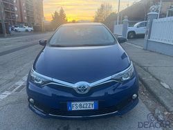 Blu/azzurro Usata 2018 Toyota Auris Hybrid Active Tre volumi | 12.900 € (Buon prezzo)