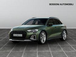 Verde Nuova 2025 Audi A3 Advanced Tre volumi | 44.612 € (Molto cara)