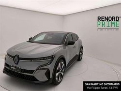 Grigio chiaro Usata 2022 Renault Mégane Techno Tre volumi | 26.900 € (Buon prezzo)