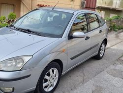 Grigio Usata 2004 Ford Focus Tre volumi | 1800 € (Buon prezzo)