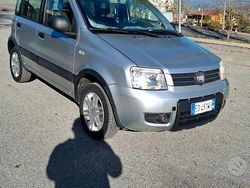 Grigio Usata 2011 Fiat Panda Dynamic Tre volumi | 2300 € (Buon prezzo)