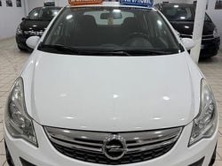 Bianco Usata 2011 Opel Corsa Cosmo Tre volumi | 4000 € (Buon prezzo)