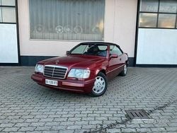 Viola Usata 1994 Mercedes E200 Cabrio | 18.000 €