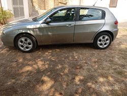 Grigio Usata 2007 Alfa Romeo 147 Due volumi | 1699 €