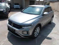Argento Usata 2023 VW T-Roc Life SUV | 20.990 € (Buon prezzo)