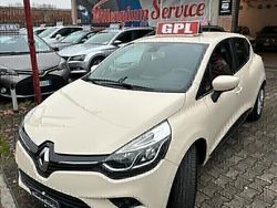 Nero Usata 2017 Renault Clio IV Tre volumi | 9999 € (Buon prezzo)