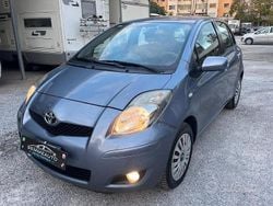 Blu Usata 2011 Toyota Yaris Tre volumi | 3990 € (Ottimo prezzo)