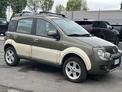 Vari colori Usata 2011 Fiat Panda 4x4 Climbing Due volumi | 9500 € (Molto cara)