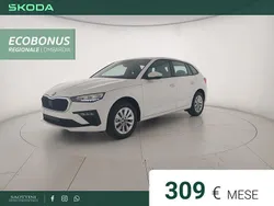 Bianco magnolia Nuova 2025 Skoda Scala Selection Due volumi | 21.400 € (Buon prezzo)