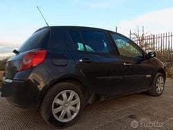 Nero Usata 2007 Renault Clio II Rip Curl Due volumi | 1400 € (Cara)