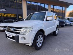 Bianco Usata 2011 Mitsubishi Pajero Invite SUV | 15.990 € (Buon prezzo)