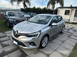 Grigio Usata 2022 Renault Clio V Tre volumi | 9800 € (Ottimo prezzo)