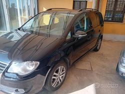 Nero Usata 2010 VW Touran Highline Monovolume | 2900 € (Super prezzo)