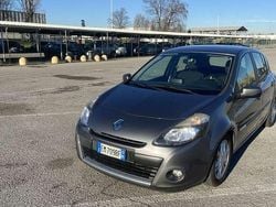 Grigio Usata 2012 Renault Clio III Dynamique Tre volumi | 3000 € (Buon prezzo)