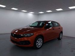 Arancione Usata 2024 Fiat Tipo Tre volumi | 19.990 € (Buon prezzo)
