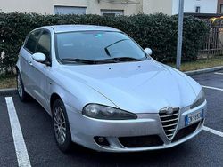 Grigio Usata 2005 Alfa Romeo 147 Due volumi | 1000 € (Buon prezzo)