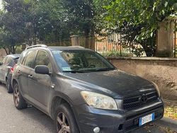 Grigio Usata 2006 Toyota RAV4 SUV | 1500 €