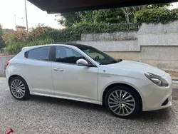Bianco Usata 2010 Alfa Romeo Giulietta Quadrifoglio Due volumi | 4800 € (Buon prezzo)