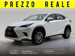 Bianco / metallizzato Usata 2020 Lexus NX300h SUV | 30.400 € (Buon prezzo)