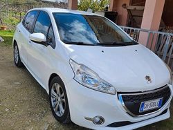 Bianco Usata 2013 Peugeot 208 Due volumi | 6700 € (Cara)