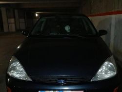Blu Usata 2001 Ford Focus Tre volumi | 2500 €