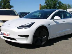 Bianco(met.) Usata 2020 Tesla Model 3 Standard Range Tre volumi | 24.300 € (Ottimo prezzo)