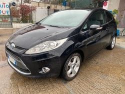 Nero Usata 2010 Ford Fiesta Tre volumi | 2800 € (Buon prezzo)