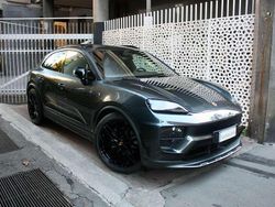 Grigio vulcano met. Usata 2025 Porsche Macan SUV | 99.900 €