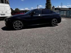 Nero Usata 2023 Alfa Romeo Giulia Competizione Tre volumi | 49.950 €