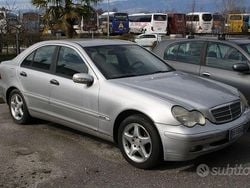 Grigio Usata 2001 Mercedes C220 Elegance Tre volumi | 990 € (Super prezzo)
