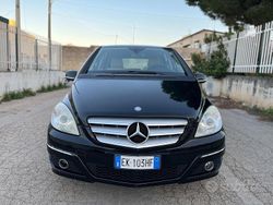 Nero Usata 2011 Mercedes B180 Premium Monovolume | 5500 € (Molto cara)