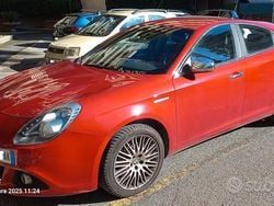 Rosso Usata 2015 Alfa Romeo Giulietta Exclusive Tre volumi | 7200 € (Buon prezzo)