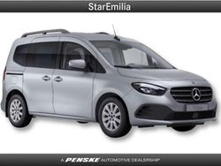 Grigio Nuova 2025 Mercedes 180 Premium Tre volumi | 26.700 € (Ottimo prezzo)