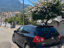Nero Usata 2007 VW Golf V Sportline Tre volumi | 3900 € (Molto cara)