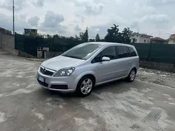 Argento Usata 2009 Opel Zafira Cosmo Monovolume | 2900 €