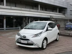 Bianco Usata 2016 Toyota Aygo X-pure Due volumi | 7900 € (Buon prezzo)
