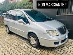 Grigio Usata 2004 Lancia Phedra Monovolume | 300 €