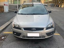 Grigio Usata 2008 Ford Focus Due volumi | 2900 € (Buon prezzo)