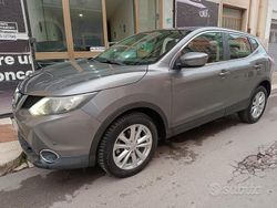 Grigio Usata 2015 Nissan Qashqai Tekna SUV | 8490 € (Buon prezzo)
