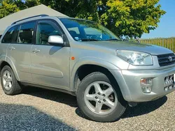 Argento / metallizzato Usata 2002 Toyota RAV4 Sol SUV | 5990 € (Cara)