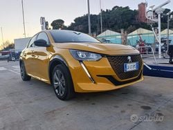 Giallo Usata 2022 Peugeot e-208 Due volumi | 14.500 € (Ottimo prezzo)