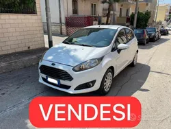 Usata 2015 Ford Fiesta Due volumi | 6500 € (Buon prezzo)