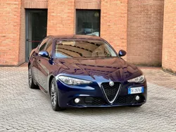 Blu Usata 2017 Alfa Romeo Giulia Business Tre volumi | 14.500 € (Ottimo prezzo)