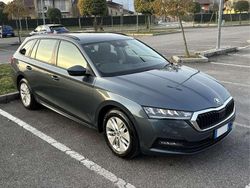Grigio Usata 2021 Skoda Octavia Executive Station wagon | 11.900 € (Cara)