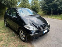 Usata 2008 Mercedes A180 Tre volumi | 3450 € (Cara)