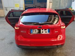 Rosso Usata 2017 Ford Focus S Tre volumi | 12.000 € (Molto cara)