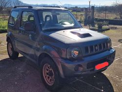 Grigio Usata 2005 Suzuki Jimny SUV | 9900 € (Buon prezzo)