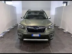 Verde Usata 2020 Subaru Forester Premium SUV | 28.400 € (Buon prezzo)